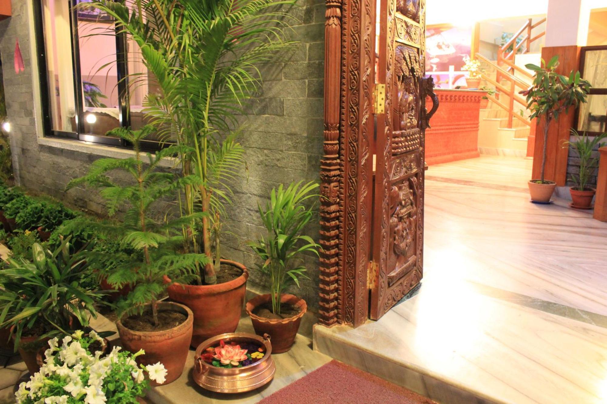 Hotel Orchid Pokhara Kültér fotó