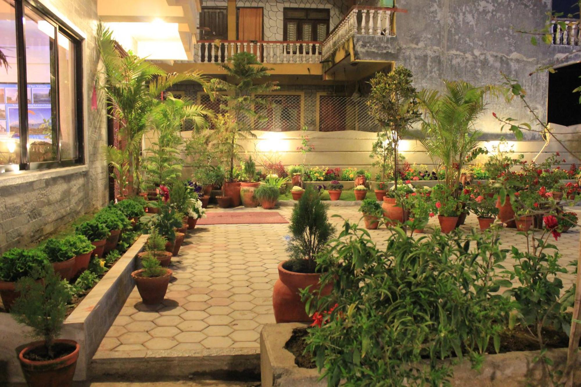 Hotel Orchid Pokhara Kültér fotó