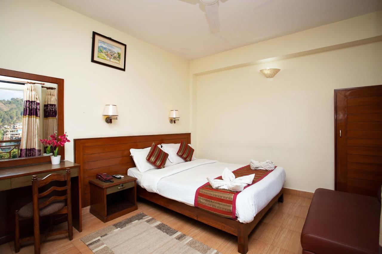 Hotel Orchid Pokhara Kültér fotó