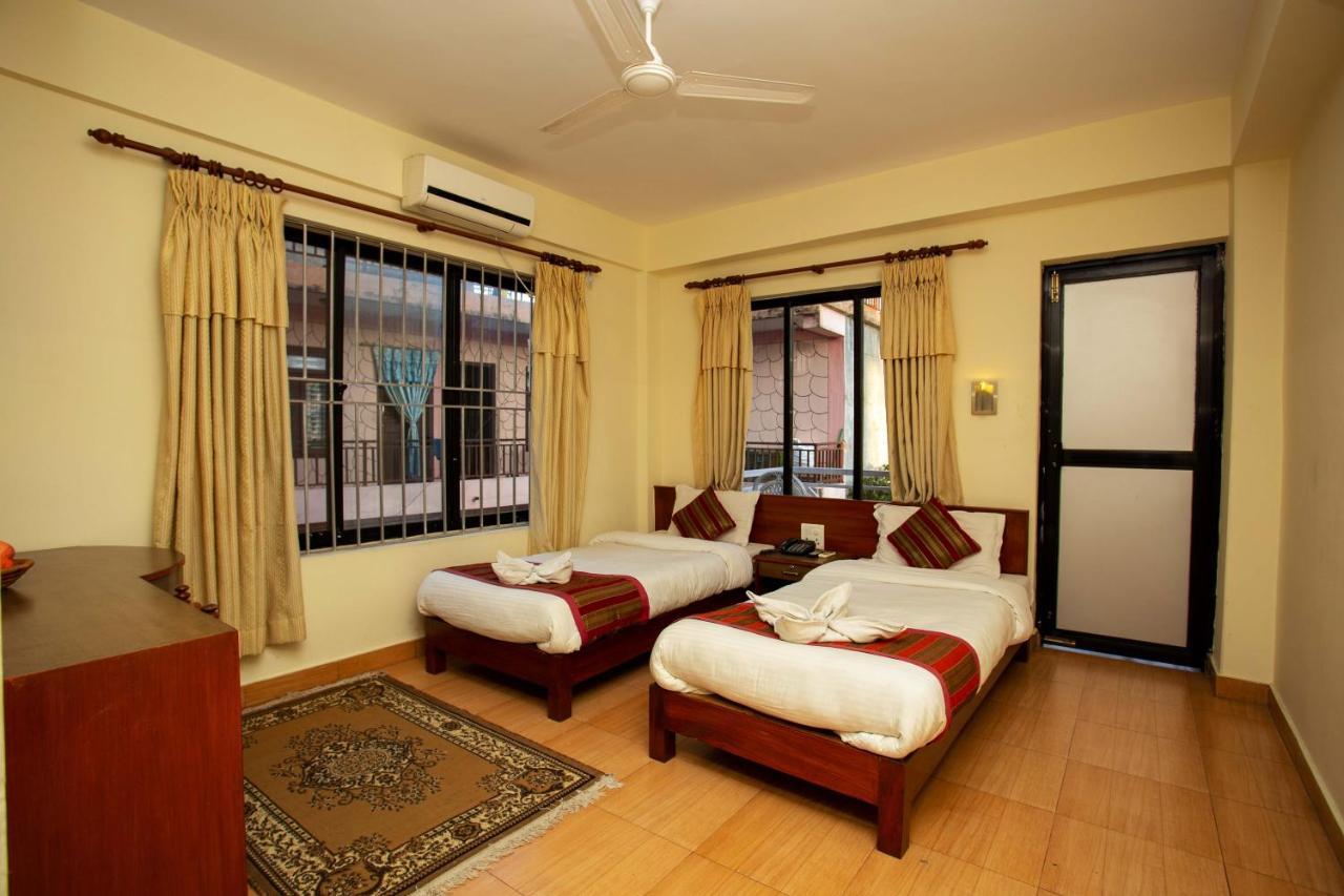 Hotel Orchid Pokhara Kültér fotó