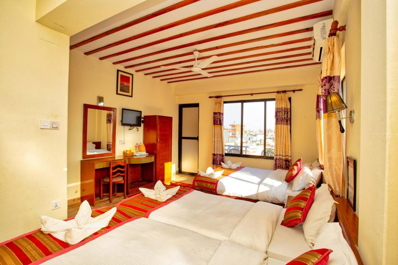 Hotel Orchid Pokhara Kültér fotó